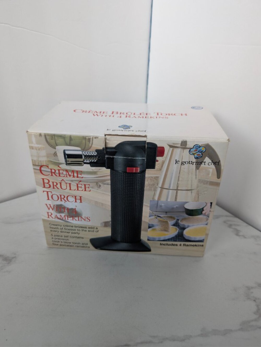 Le Gourmet Chef Creme Brulee Torch with 4 Ramekins